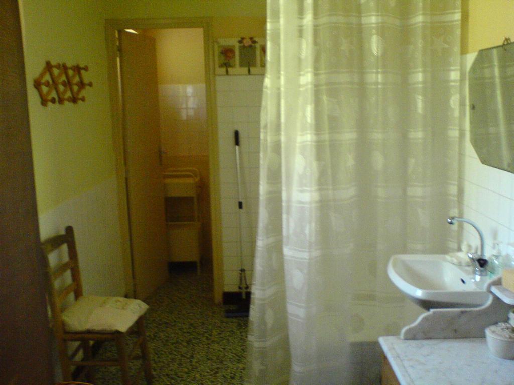 Les Champys Guest House Saint-Péreuse Exterior foto